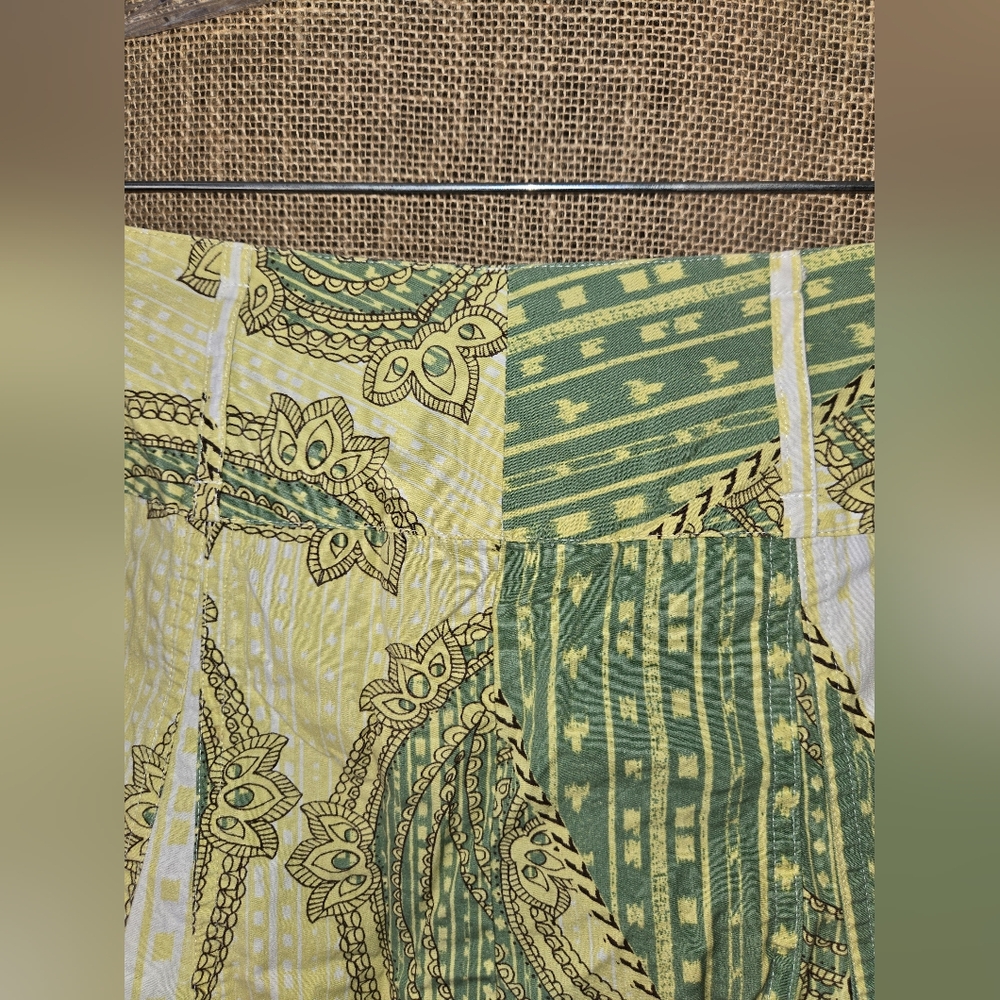 EUC Women's Emma James Green Yellow Patterned Skirt With Belt Loops Size 12 - Picture 2 of 8